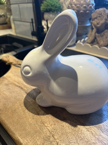 White ceramic rabbit cotton - ceramic,
